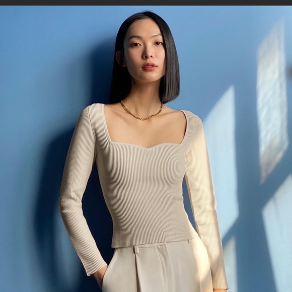 Babaton Tops - Babaton ribbed sweetheart sculpt knit longsleeve in XS NWOT cream/ beige color